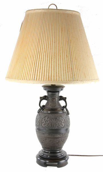 Bronze Tone Asian Table Lampwith
