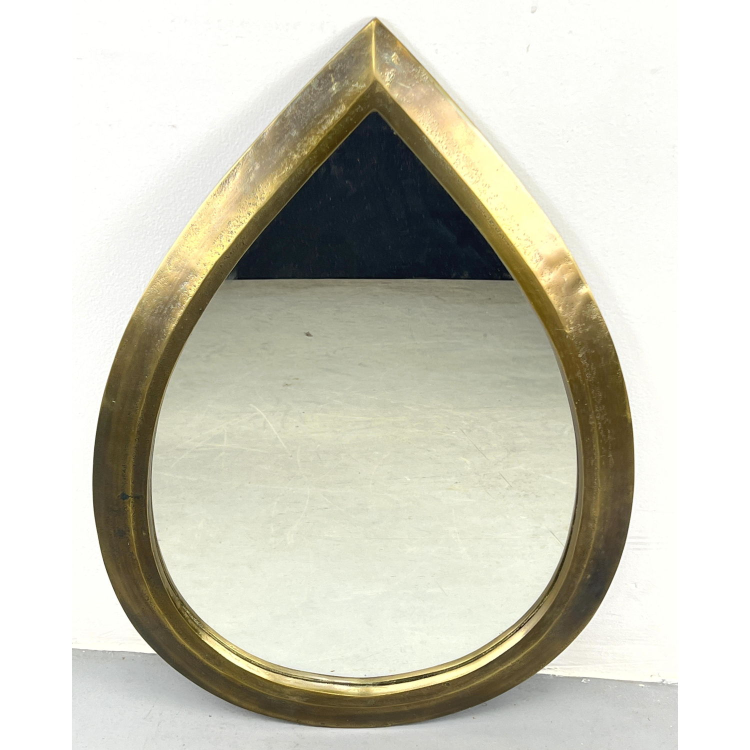 Bronze tone metal teardrop wall