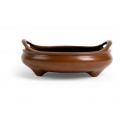 BRONZE TRIPOD CENSER
XUANDE MA