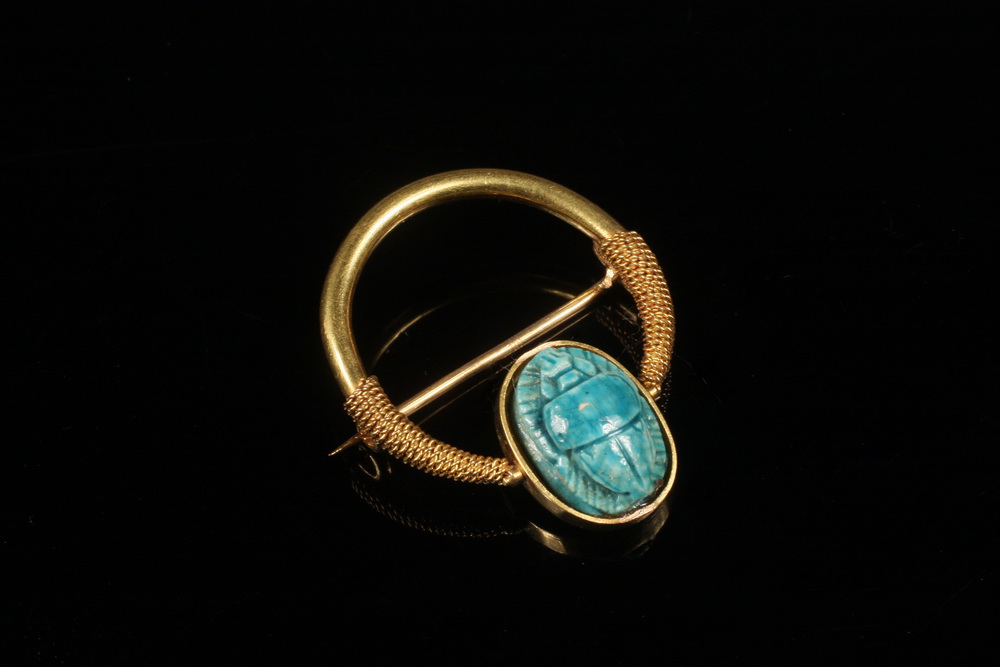 BROOCH - Egyptian revival 18K