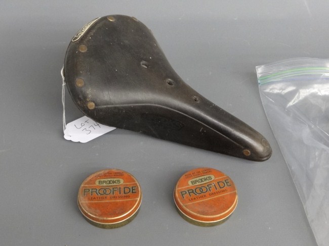 Brooks ''B15'' saddle with (2) tins