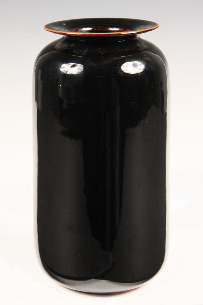 BROTHER THOMAS CERAMIC VASE - Art