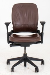 BROWN LEATHER OFFICE CHAIR WIT