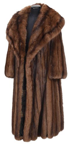 BROWN SABLE COAT20th century,