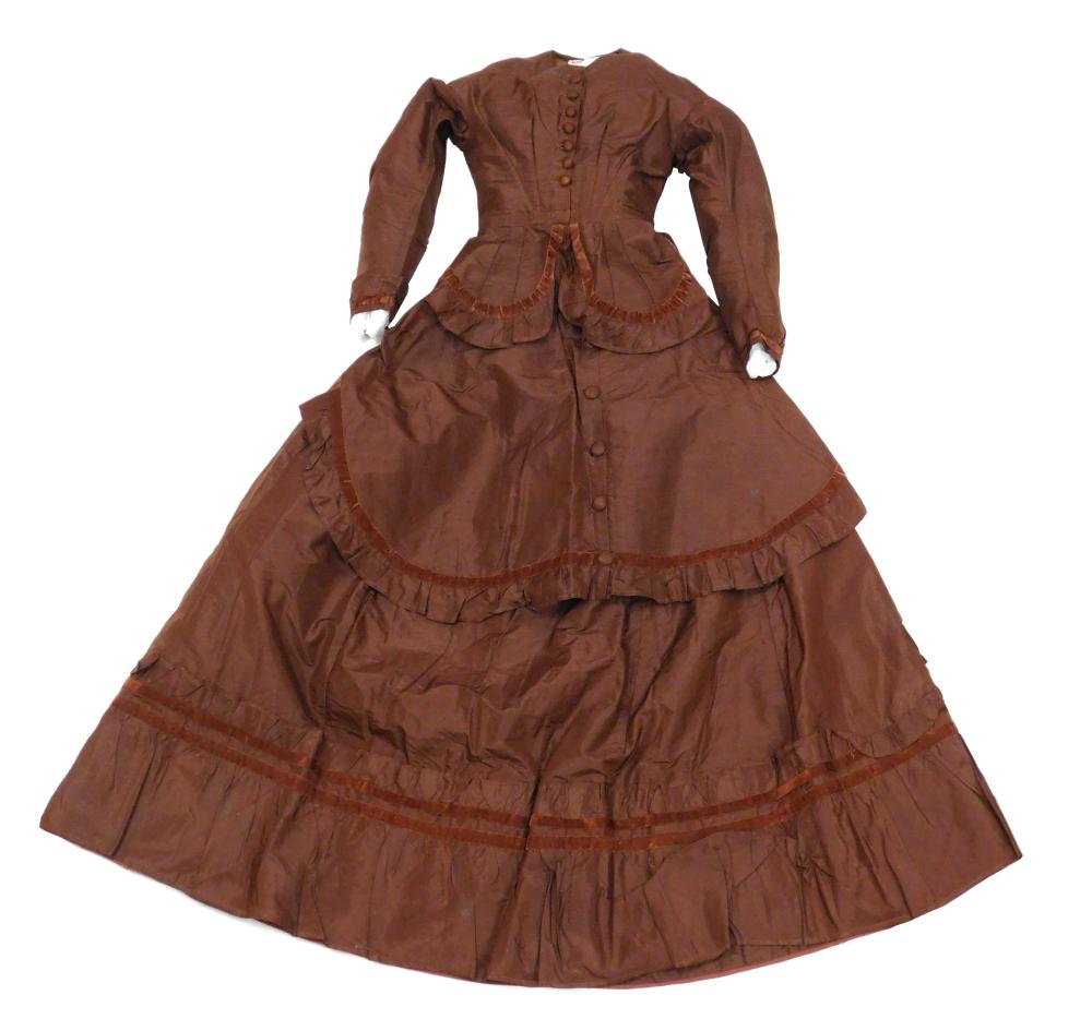 BROWN TAFFETA DRESS, MID-19TH C.,