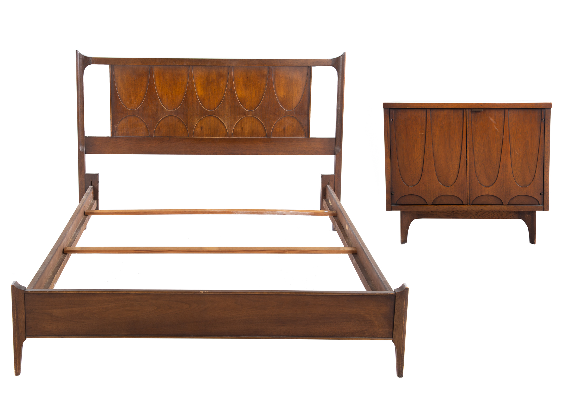 BROYHILL BRASILIA BED &