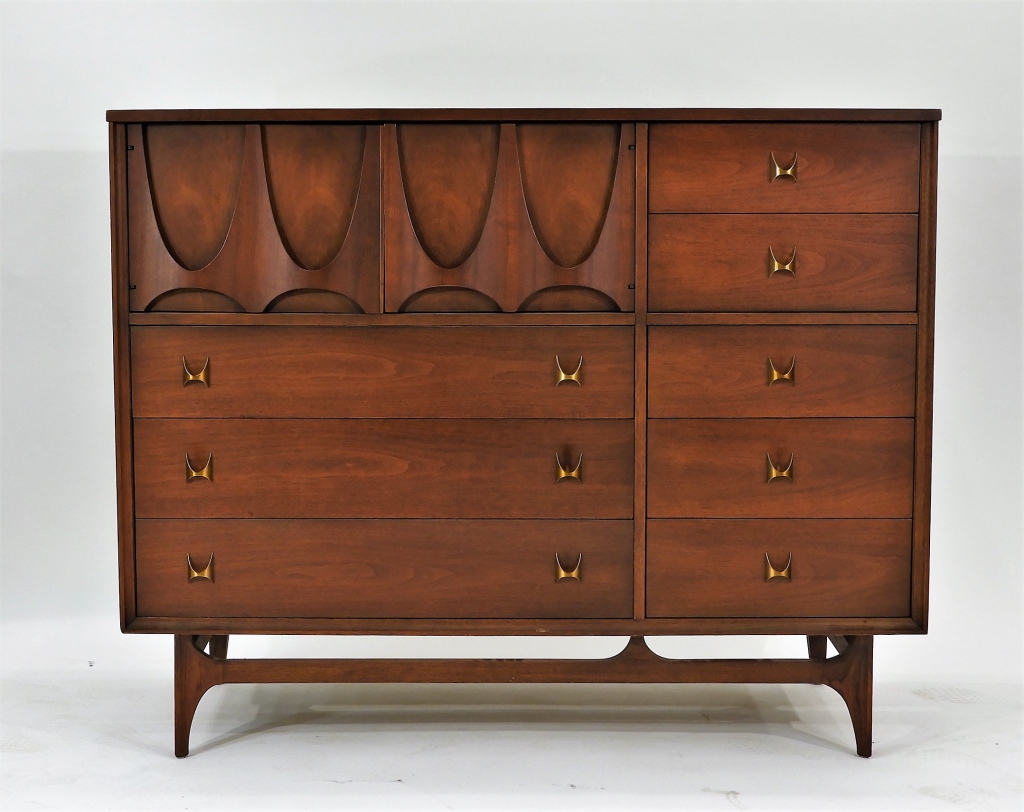 BROYHILL BRASILIA MCM CARVED WALNUT