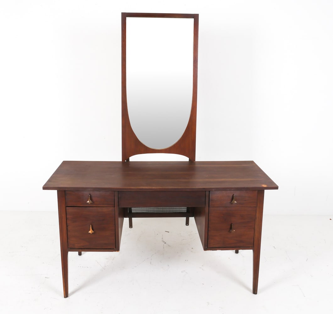BROYHILL BRASILIA MID-CENTURY