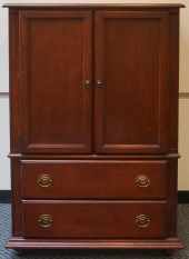 BROYHILL CHERRY FINISH ENTERTA
