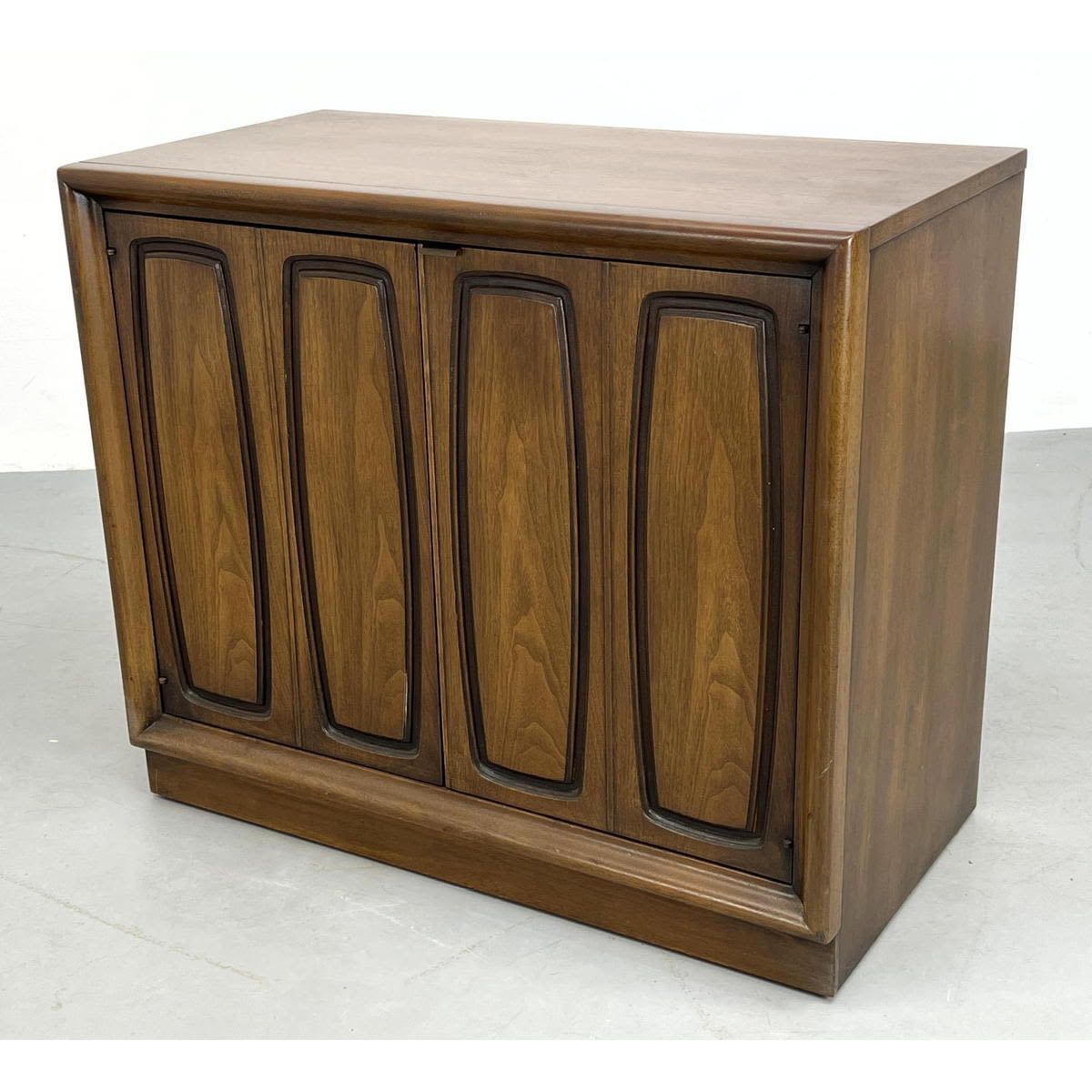 Broyhill Emphasis Server Cabinet.