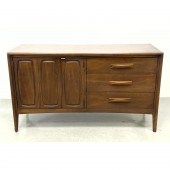 BROYHILL Premier Low Dresser C