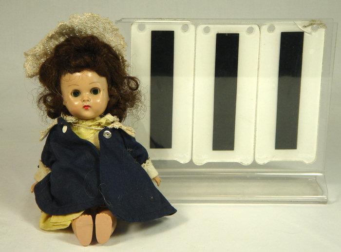 Brunette Vogue Ginny Doll, bend