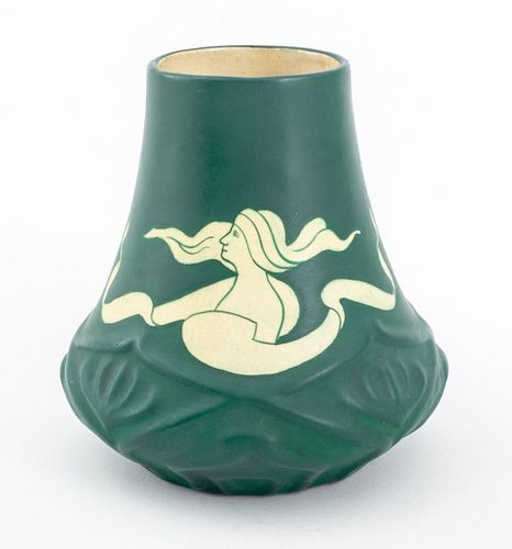 BRUSH MCCOY NAVARRE POTTERY VASE,