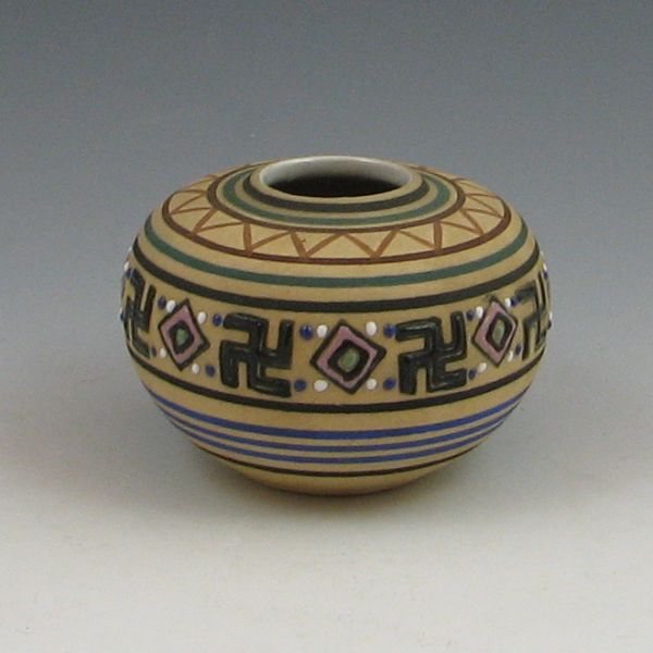 Brush McCoy Zuniart cabinet vase.