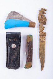BUCK FOLDING KNIFE AND TWO UTI