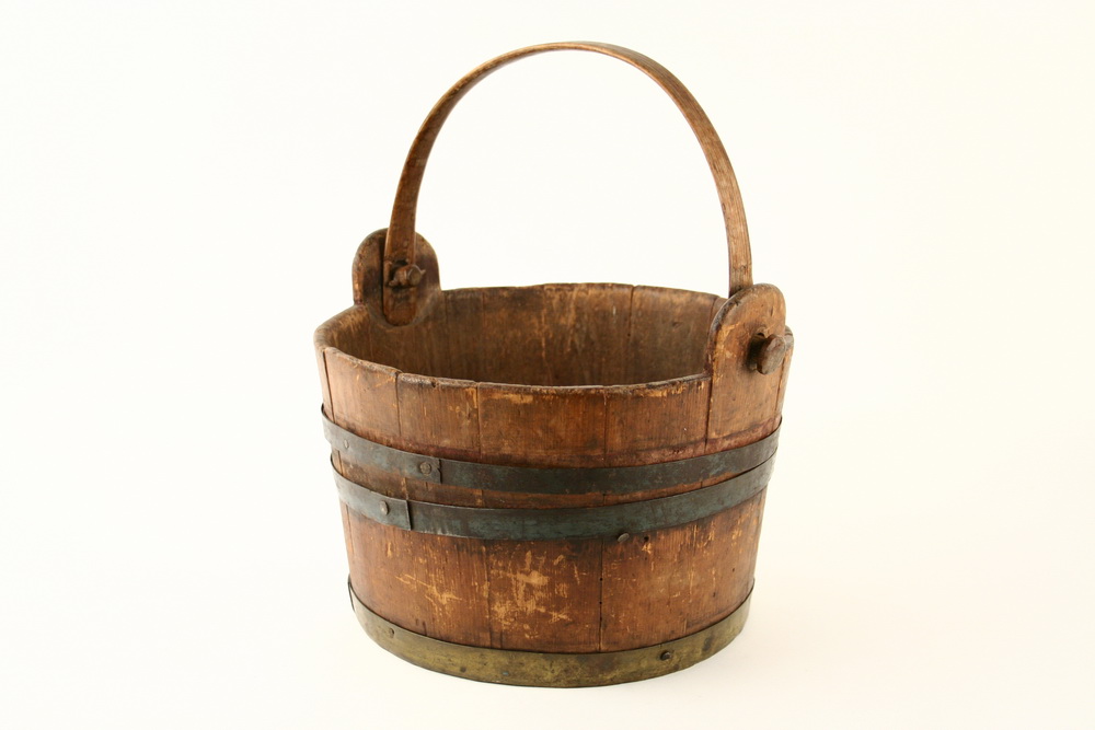 BUCKET - Early primitive 19th c.