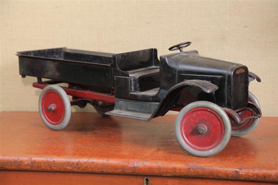 BUDDY L DUMP TRUCK. Pressed steel