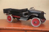 BUDDY L DUMP TRUCK. Pressed st