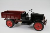 BUDDY 'L' HYDRAULIC DUMP TRUCK
