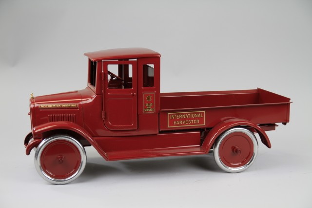 BUDDY 'L' IHC RED BABY EXPRESS