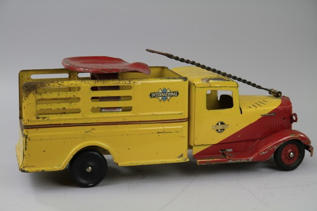 BUDDY 'L' INT'L DELUXE RIDE 'EM