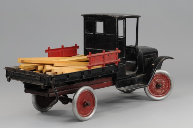 BUDDY 'L' LUMBER TRUCK Pressed