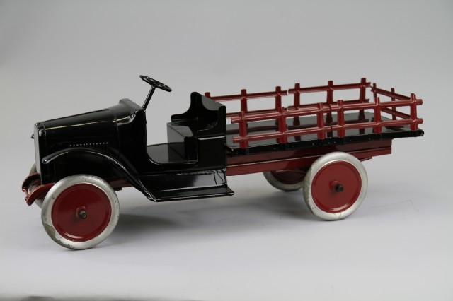 BUDDY 'L' STAKE TRUCK Black low cab