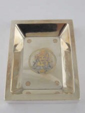 Bulgari ; A white and yellow m
