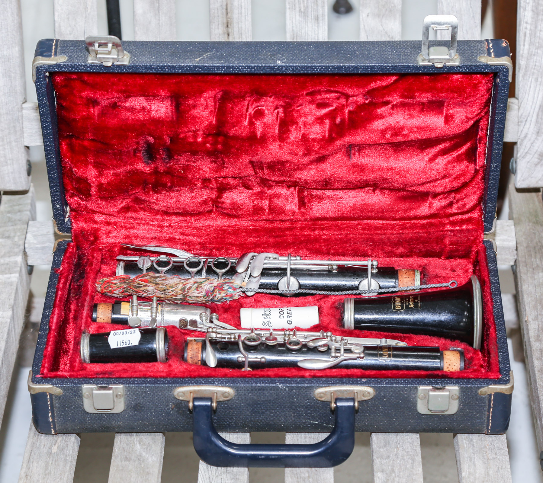 BUNDY SELMER CASED CLARINET .