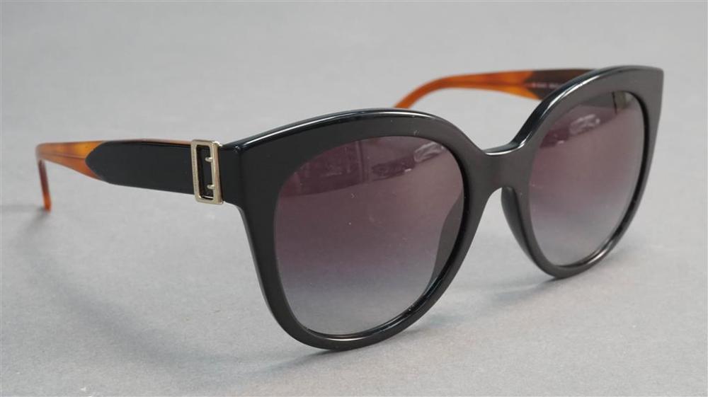 BURBERRY, BLACK/BROWN BUCKLE