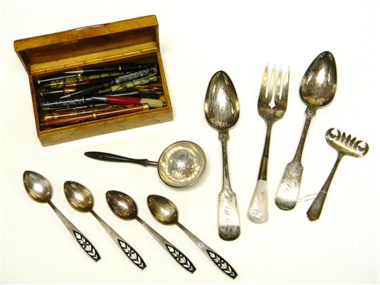 Burled box with fifteen writing