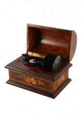 BURLWOOD MUSIC BOXwith hinged