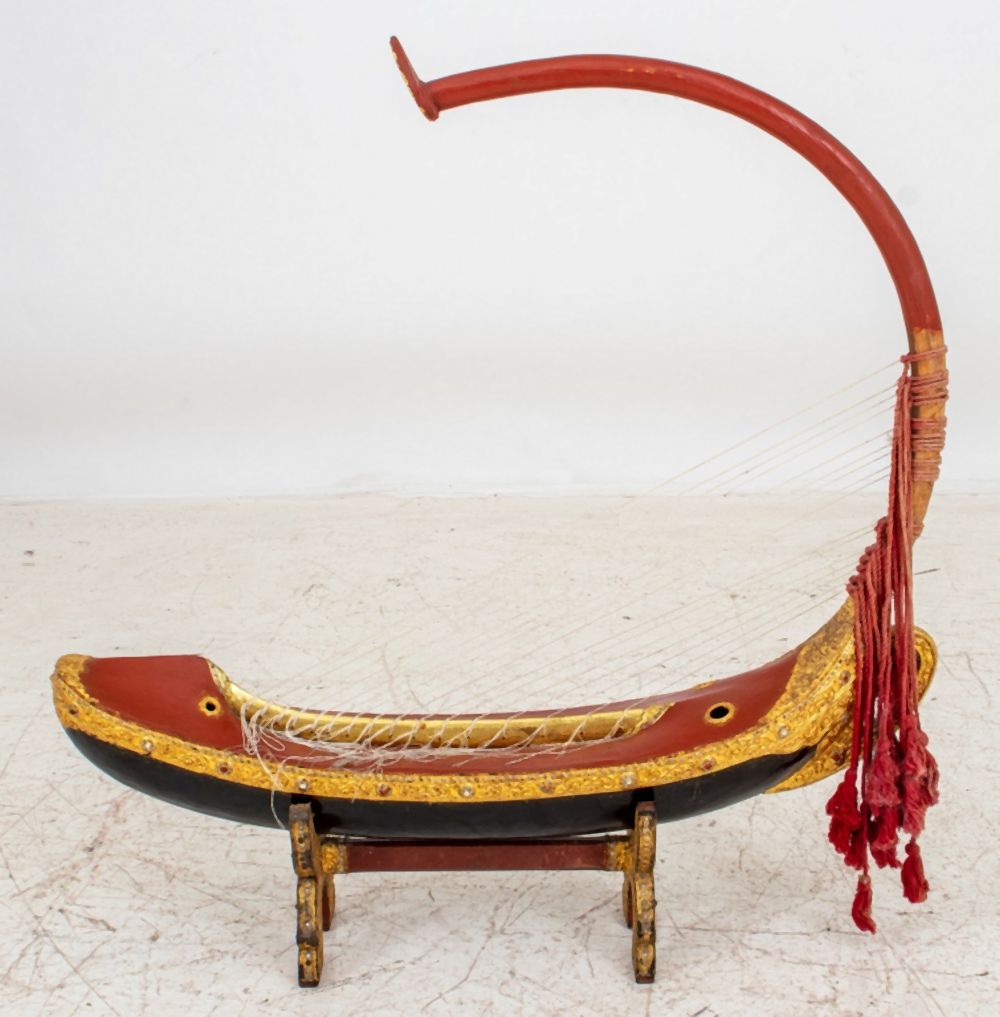 BURMESE SAUNG-GAUK OR HARP