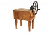 BUTCHER BLOCK WITH GRINDER - M