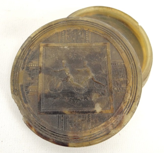 C. 1820 horn snuff box with hobby