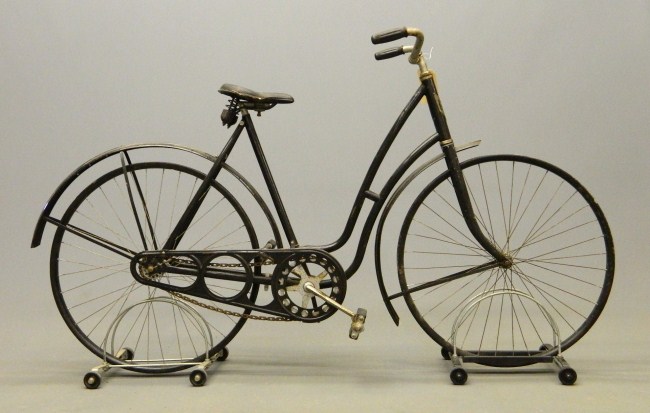c. 1900 Victor female pneumatic
