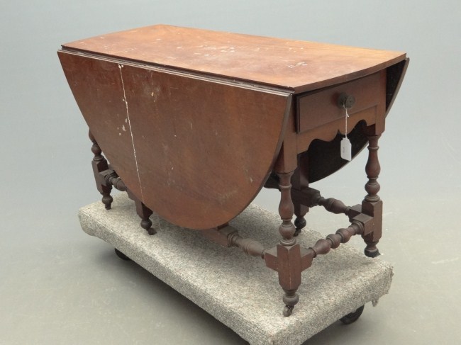 C. 1900's gateleg dropleaf table.