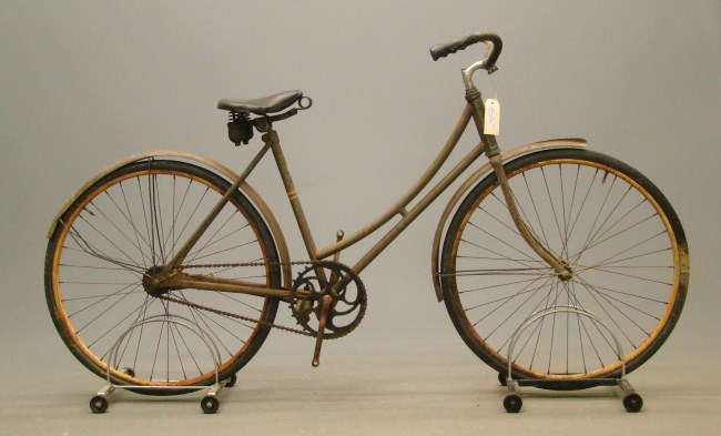 c. 1940's Roadmaster female light