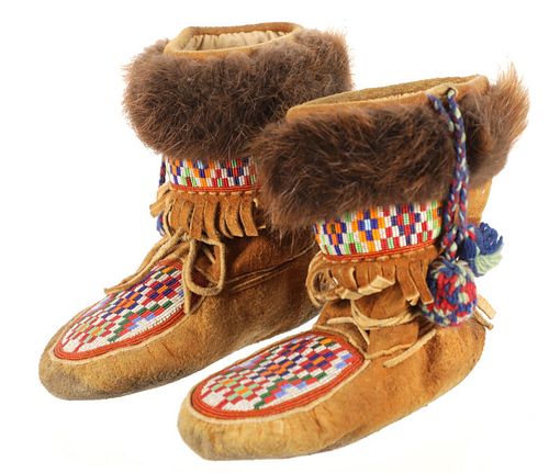 C. 1962 FIRST NATIONS BEADED