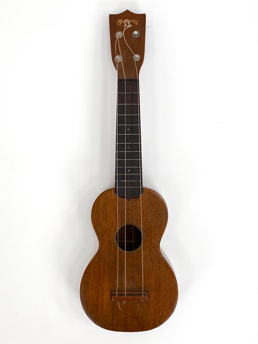 C. F. MARTIN & CO. MAHOGANY 0