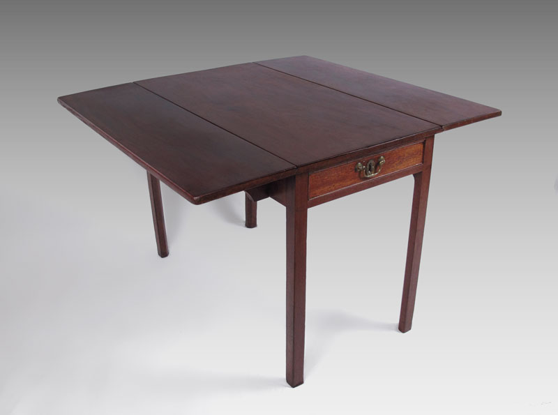 CA. 1800 MAHOGANY DROP LEAF