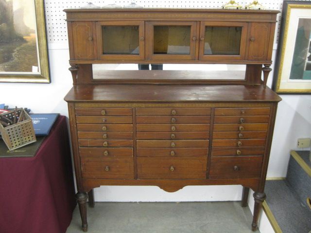 Cabinet 5 Doors (Three with