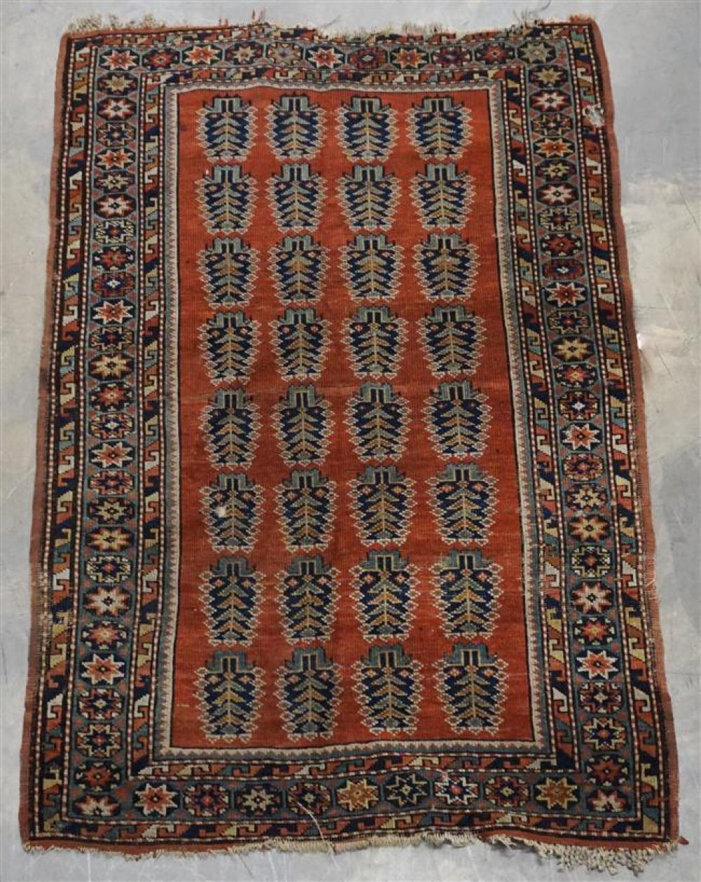CABISTAN RUG, 4 FT 7 IN X 3