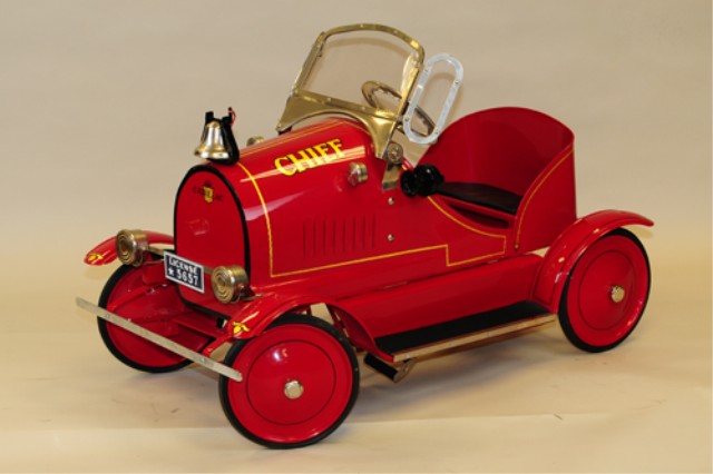 CADILLAC FIRE CHIEF PEDAL CAR A