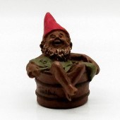 CAIRN STUDIOS FIGURINE, BUZZY