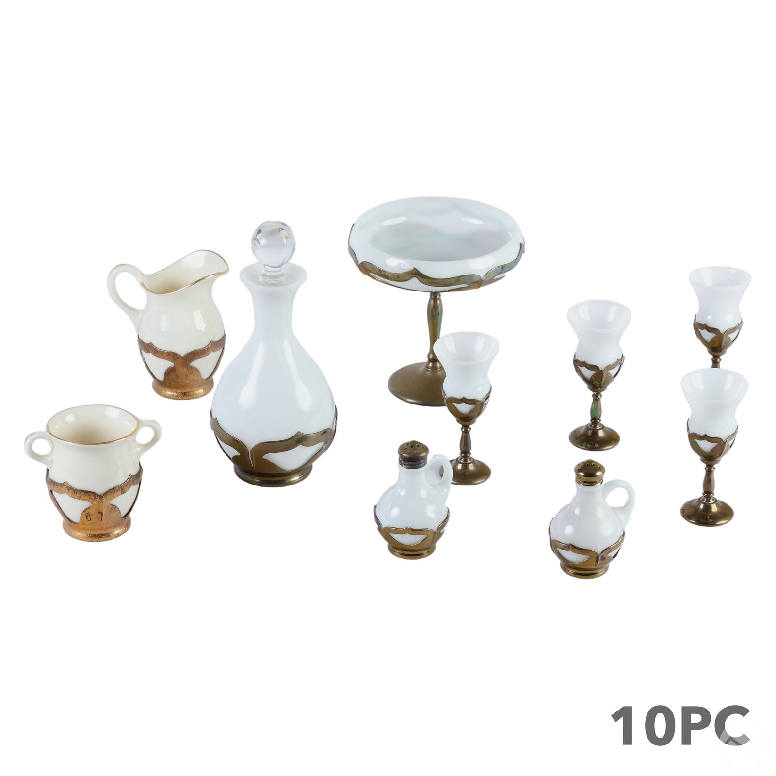 CAMBRIDGE FARBER BROS. MILK GLASS