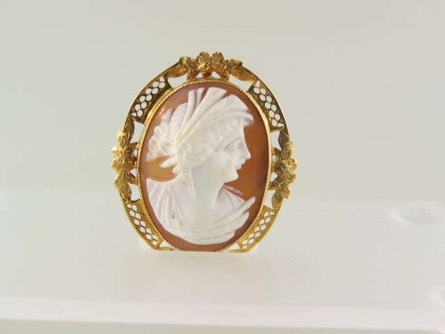 Cameo Brooch or Pendant carved