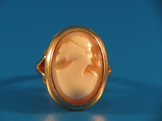 Cameo Ring carved shell portrait of