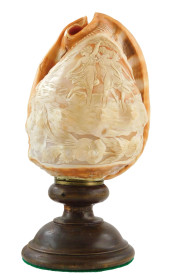 CAMEO-STYLE CARVED CONCH SHELL
