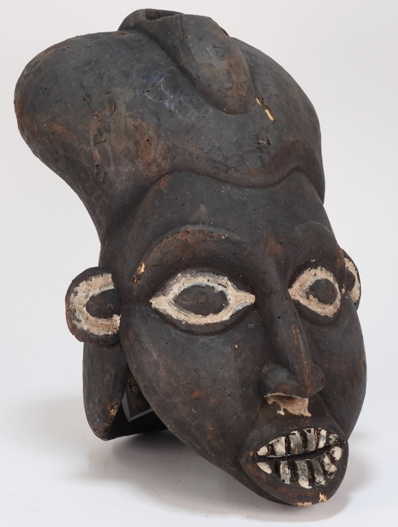 CAMERON GRASSLANDS CARVED WOOD MASK
